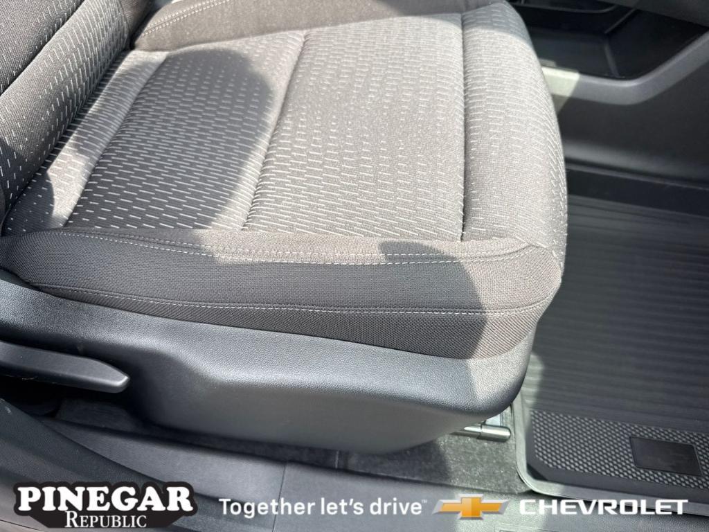 new 2026 Chevrolet Equinox car, priced at $30,845