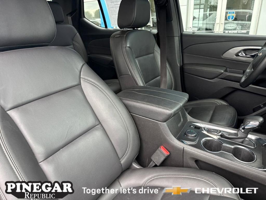 used 2023 Chevrolet Traverse car, priced at $29,639