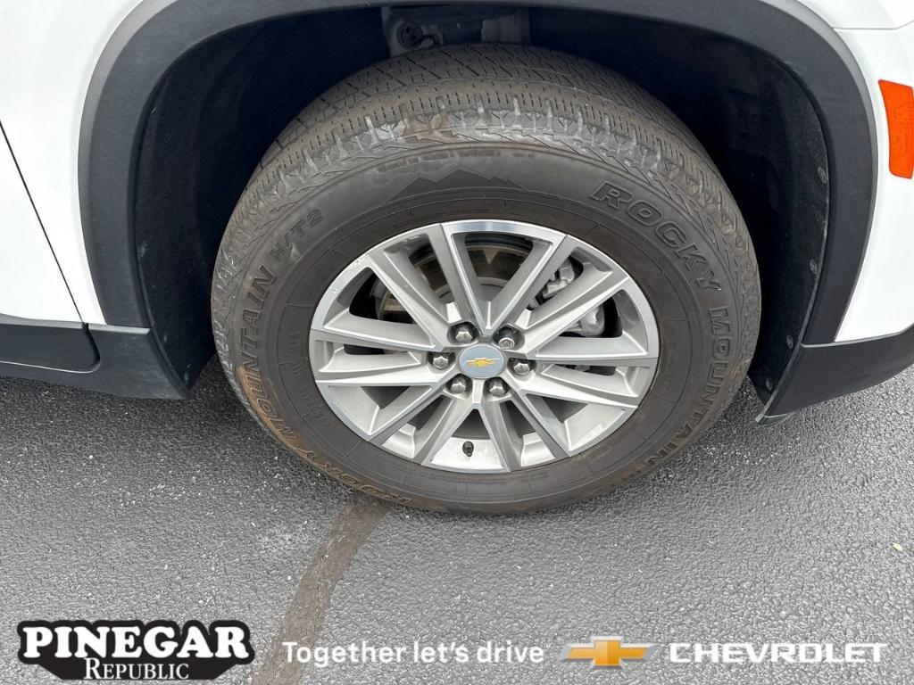 used 2023 Chevrolet Traverse car, priced at $29,639