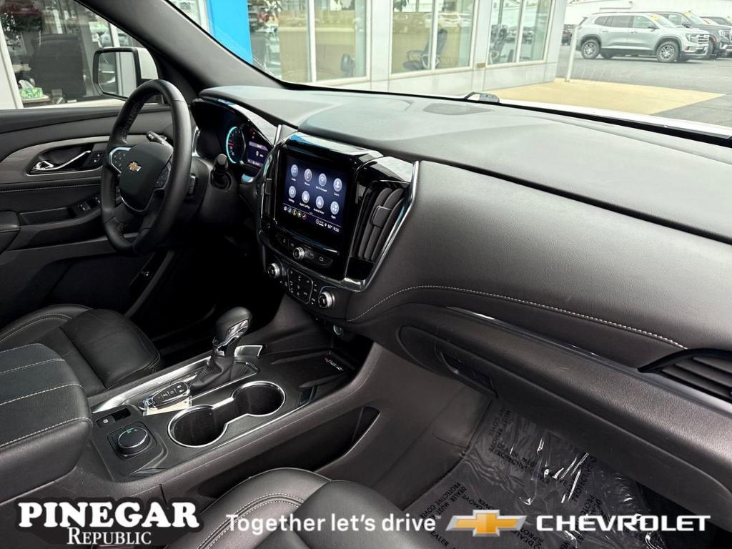 used 2023 Chevrolet Traverse car, priced at $29,639