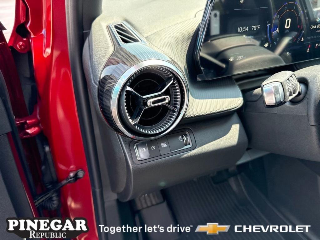 new 2026 Chevrolet Equinox car, priced at $32,190