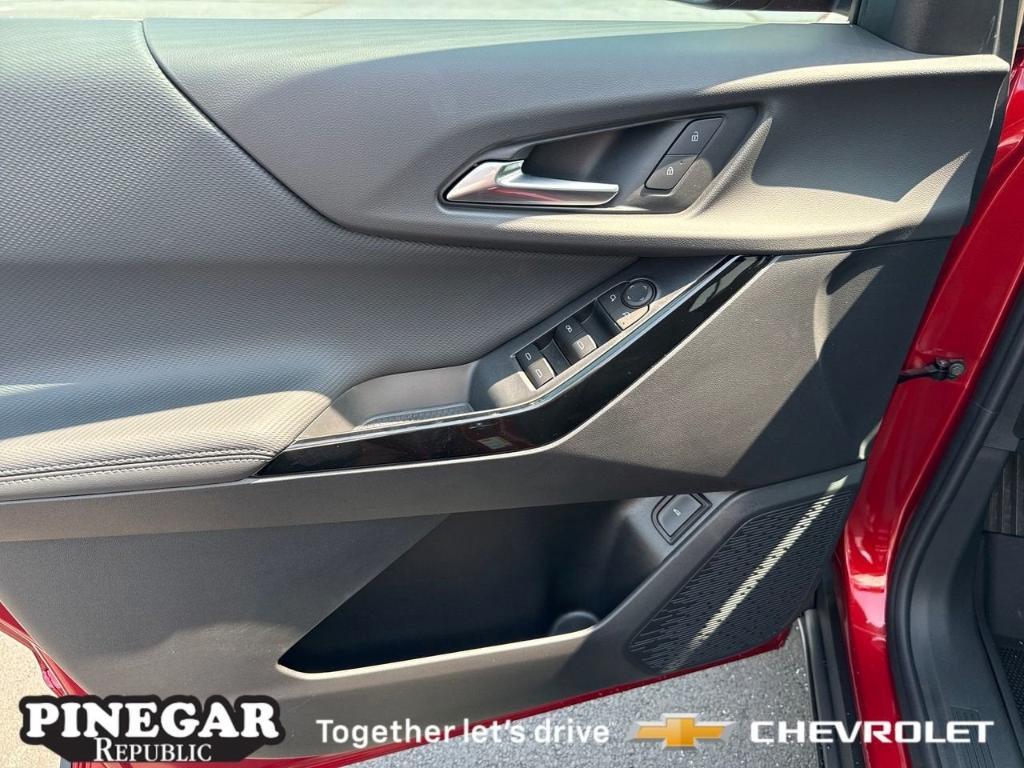 new 2026 Chevrolet Equinox car, priced at $32,190