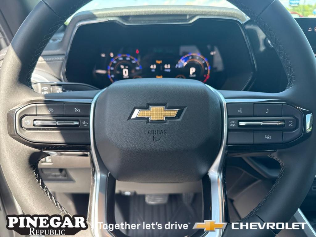 new 2025 Chevrolet Colorado car, priced at $39,005