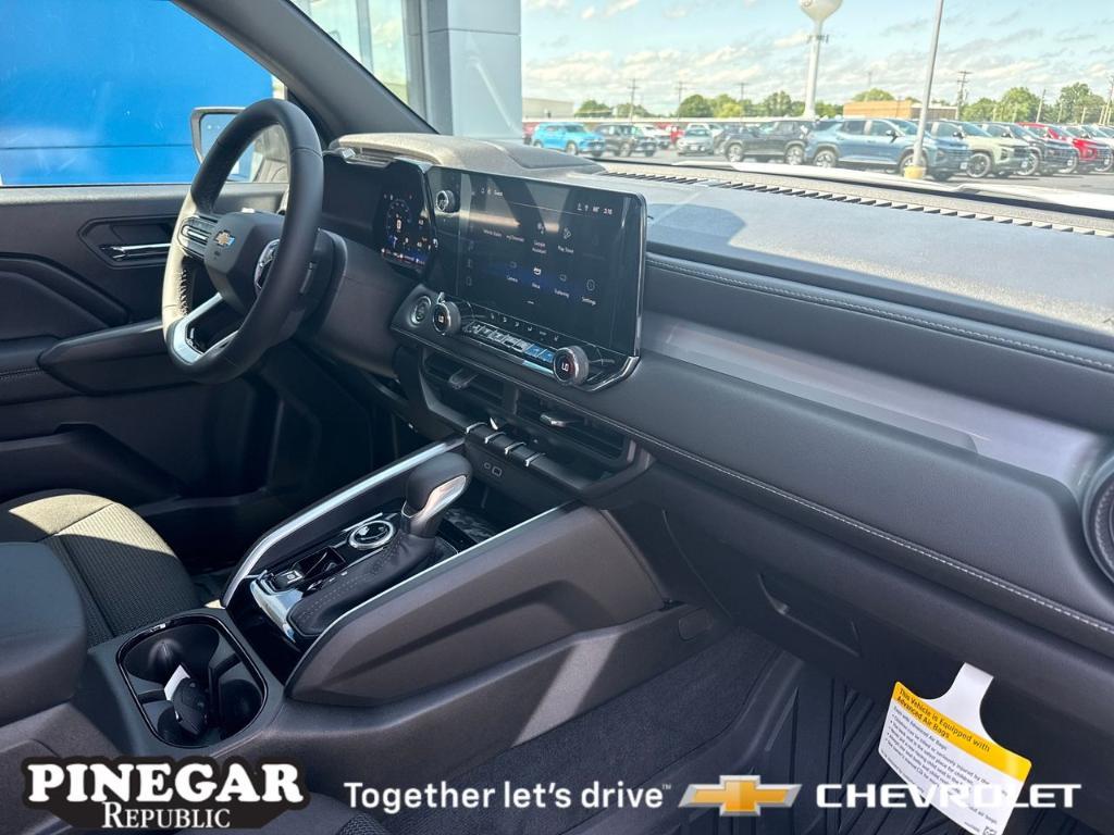 new 2025 Chevrolet Colorado car, priced at $39,005