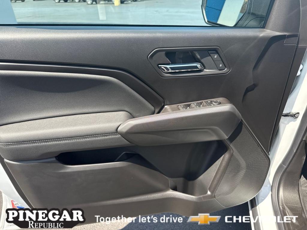new 2025 Chevrolet Colorado car, priced at $39,005