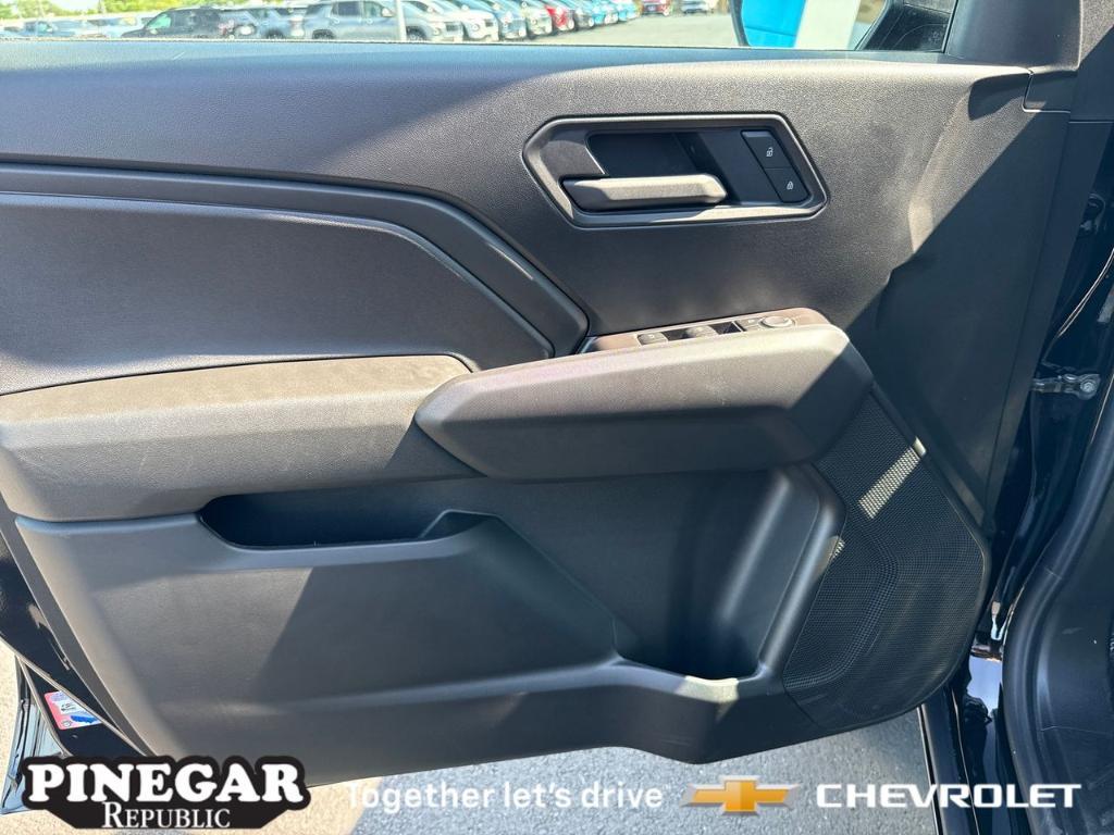 new 2025 Chevrolet Colorado car, priced at $43,995