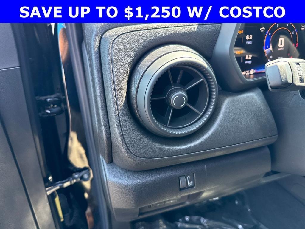 new 2025 Chevrolet Colorado car, priced at $44,095