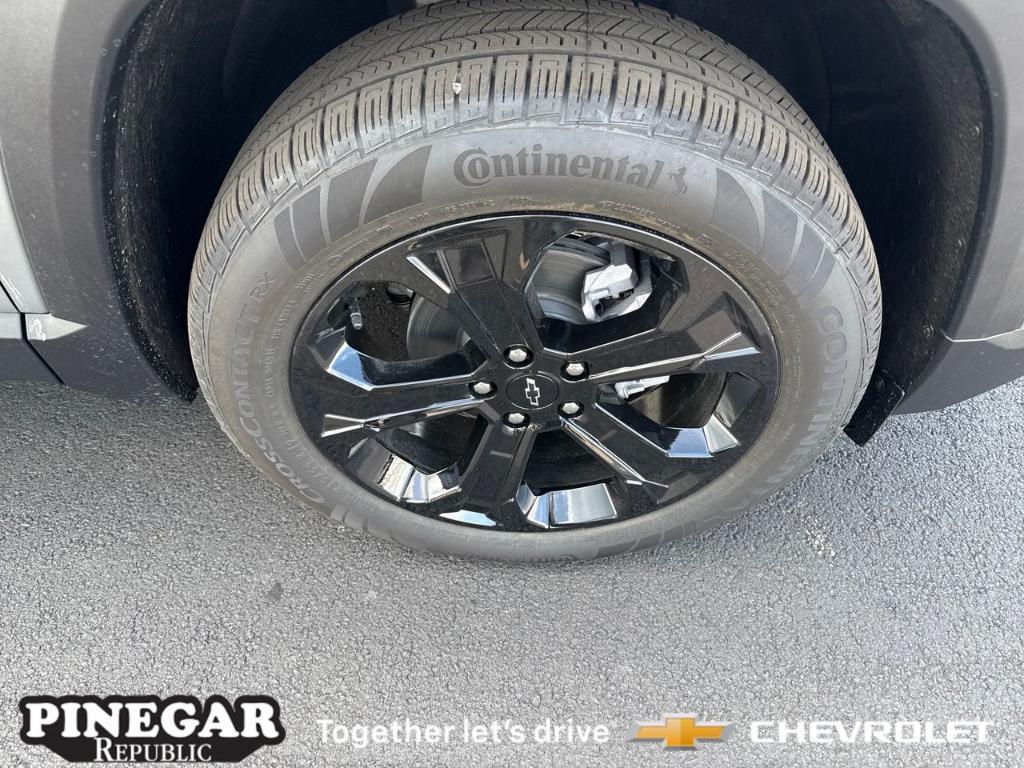 new 2026 Chevrolet Equinox car, priced at $32,640