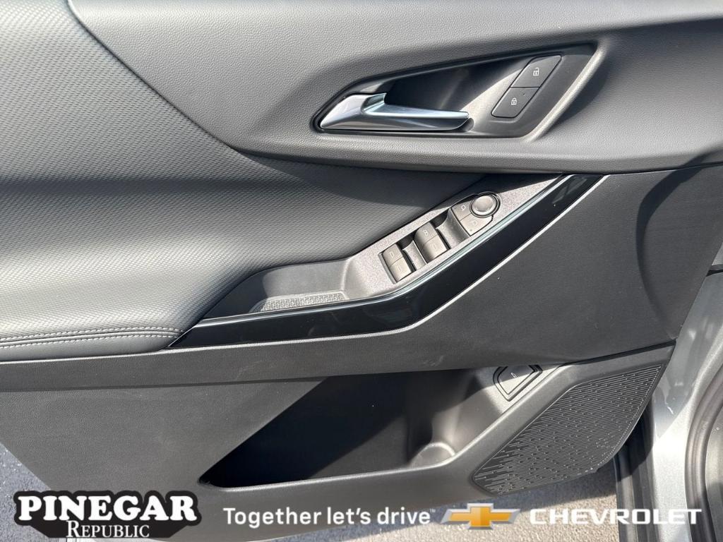 new 2026 Chevrolet Equinox car, priced at $32,595