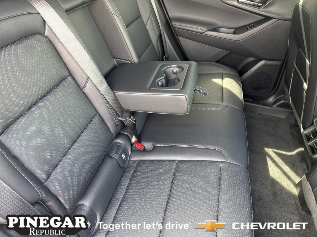new 2026 Chevrolet Equinox car, priced at $32,640