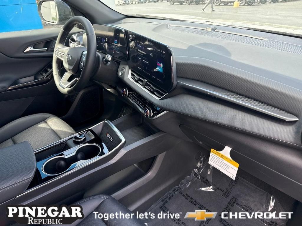 new 2026 Chevrolet Equinox car, priced at $32,595