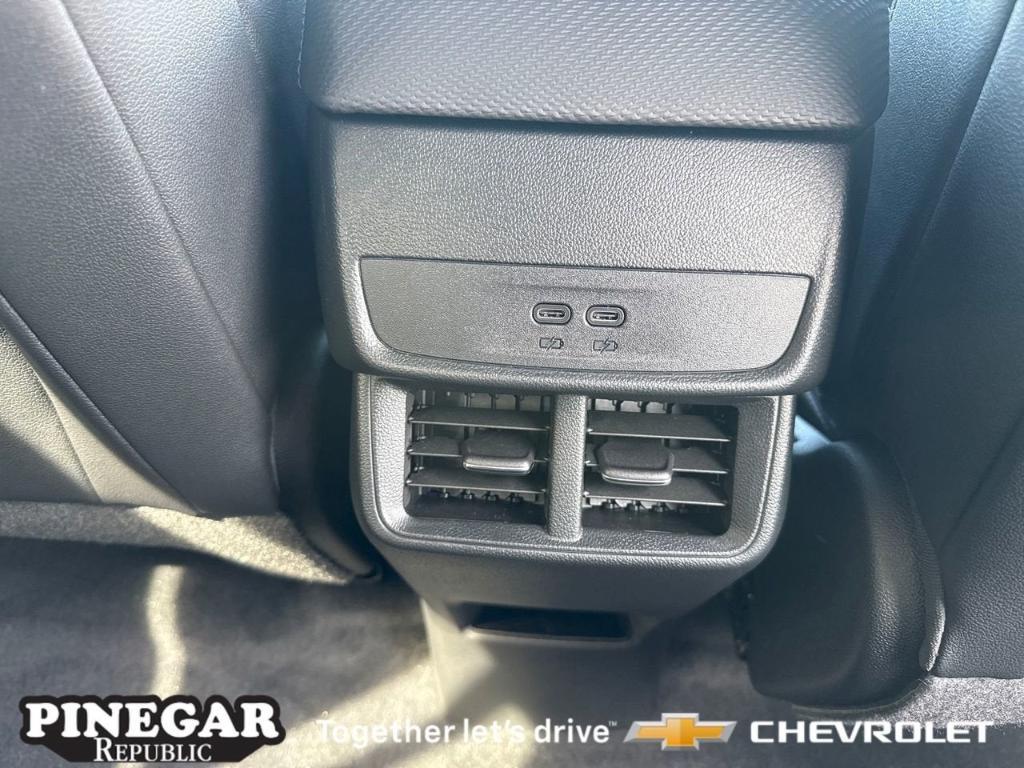 new 2026 Chevrolet Equinox car, priced at $32,595