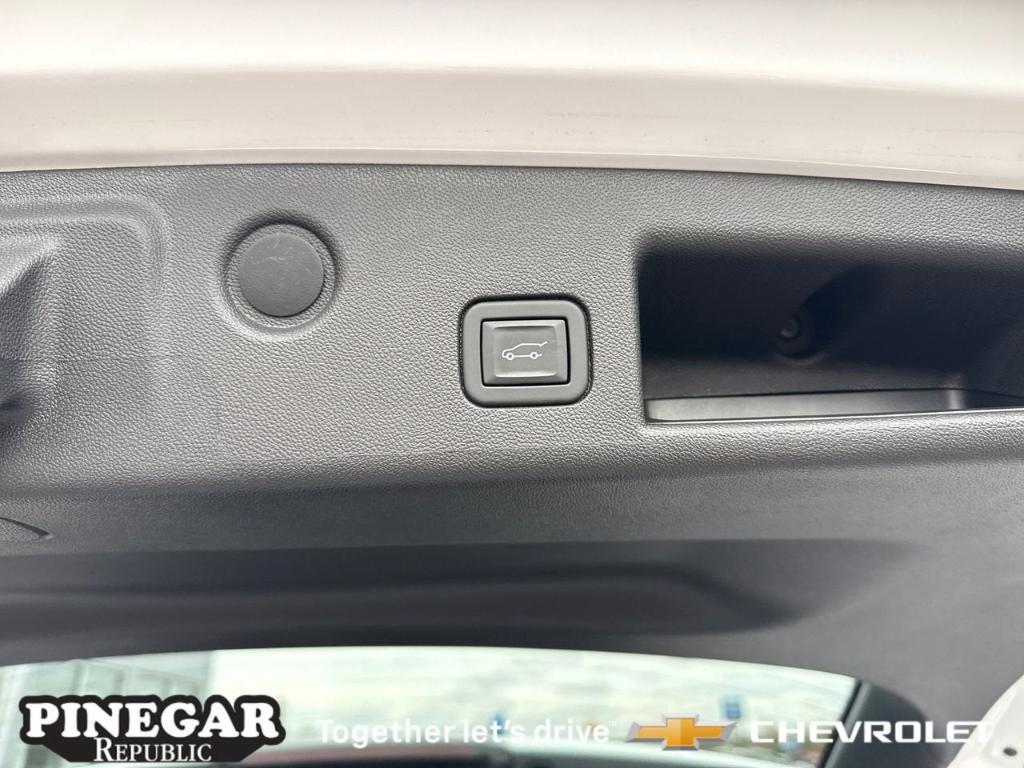 used 2023 Chevrolet Equinox car, priced at $22,348