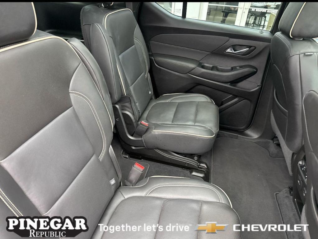 used 2023 Chevrolet Traverse car, priced at $34,228