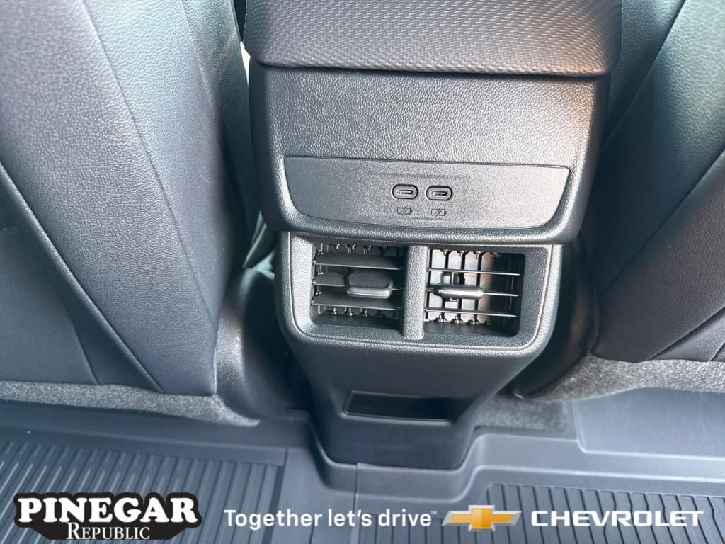 new 2026 Chevrolet Equinox car, priced at $33,780