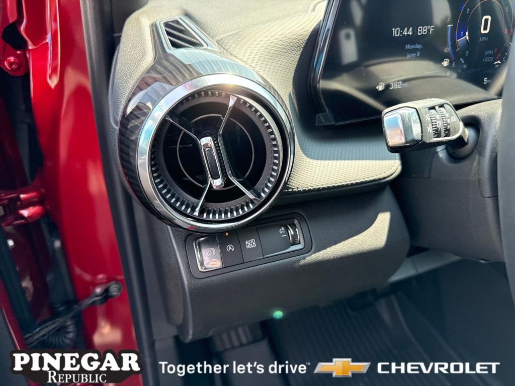 new 2026 Chevrolet Equinox car, priced at $33,780