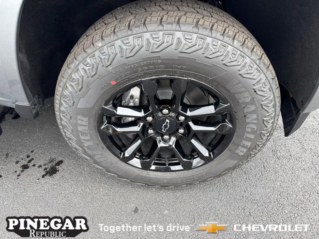 new 2025 Chevrolet Colorado car, priced at $50,215