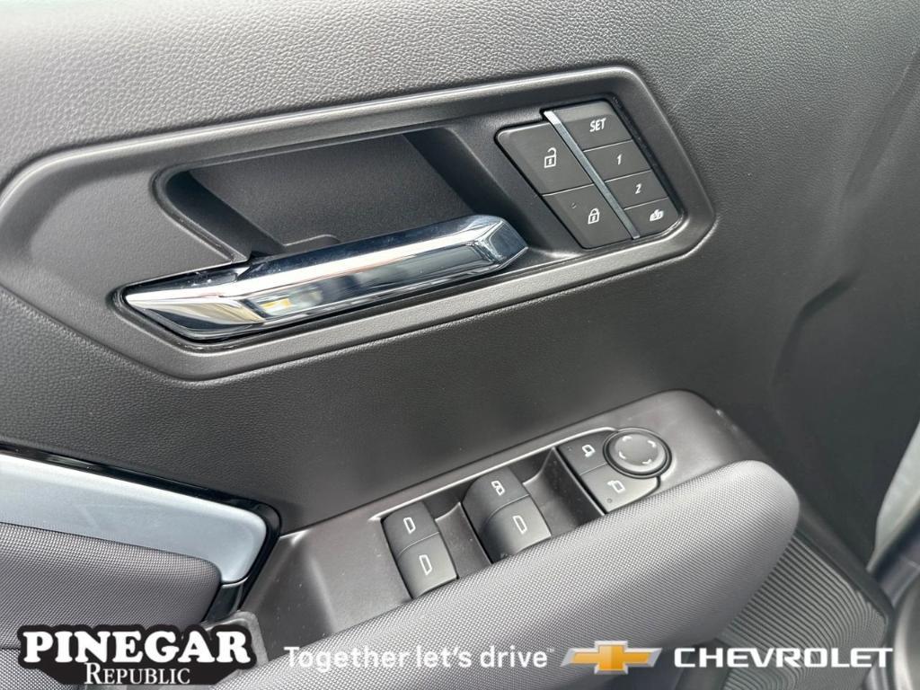 new 2025 Chevrolet Colorado car, priced at $50,215