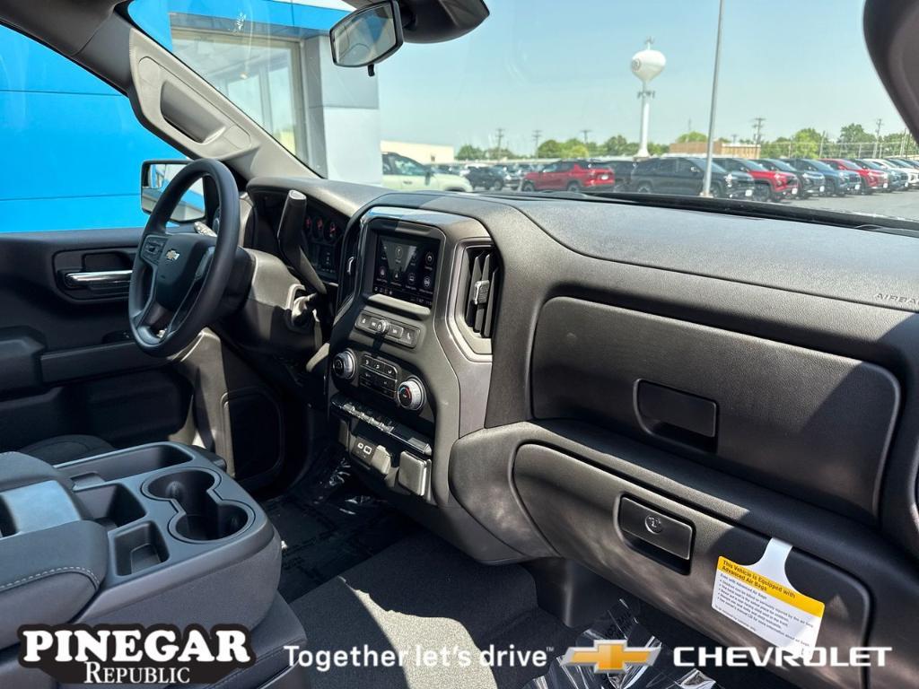 new 2025 Chevrolet Silverado 1500 car, priced at $47,990