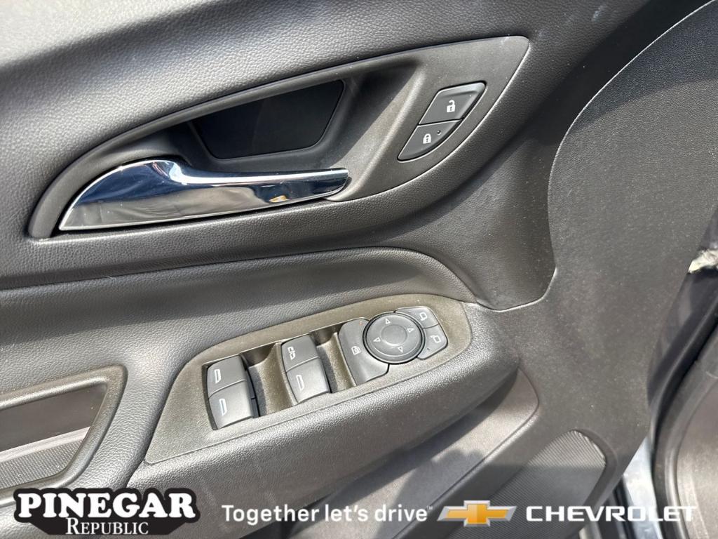 used 2023 Chevrolet Equinox car, priced at $22,864