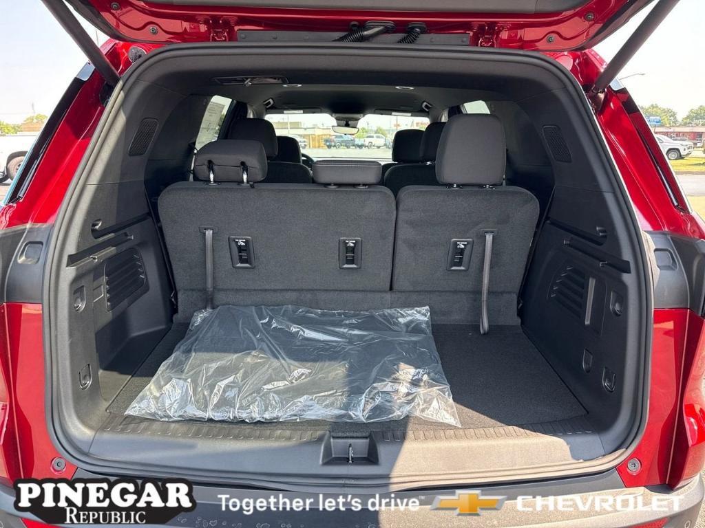 new 2026 Chevrolet Traverse car, priced at $43,515