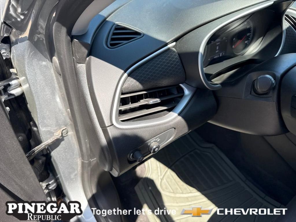 used 2024 Chevrolet Malibu car, priced at $18,952