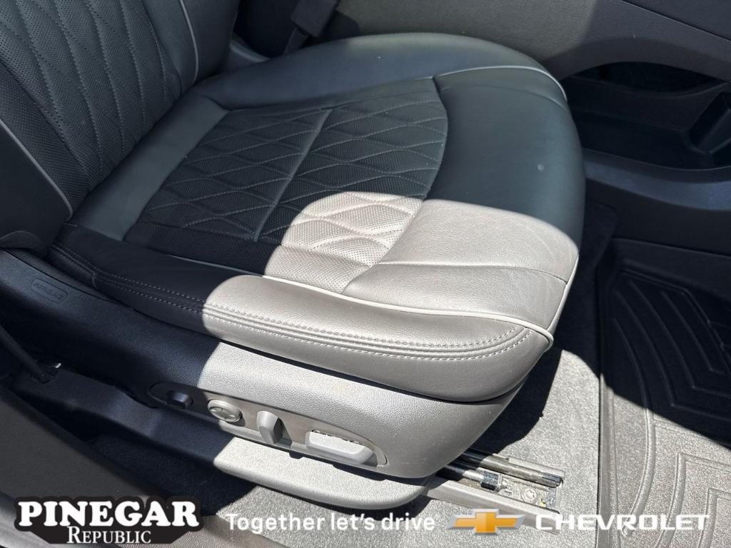 used 2023 Buick Enclave car, priced at $39,389