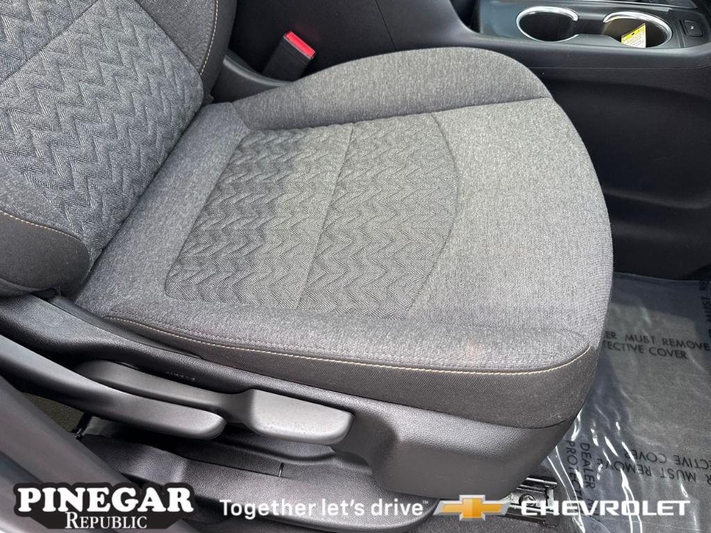 used 2022 Chevrolet Equinox car, priced at $24,343