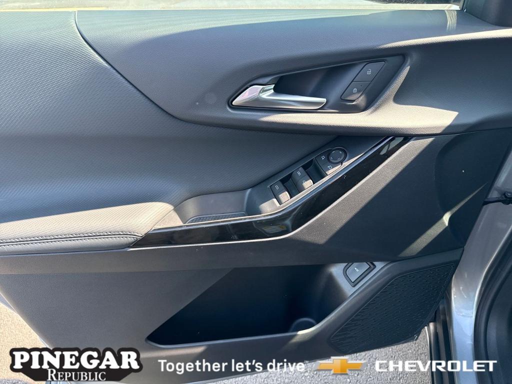 new 2026 Chevrolet Equinox car, priced at $31,100