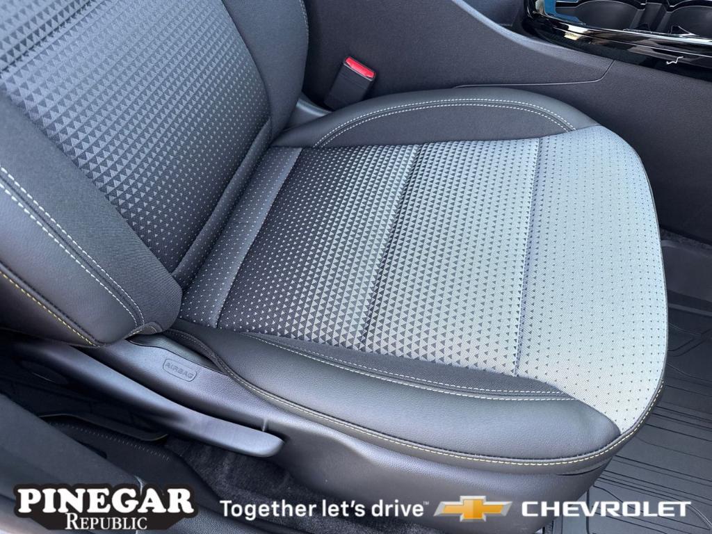 new 2025 Chevrolet Trax car, priced at $26,174