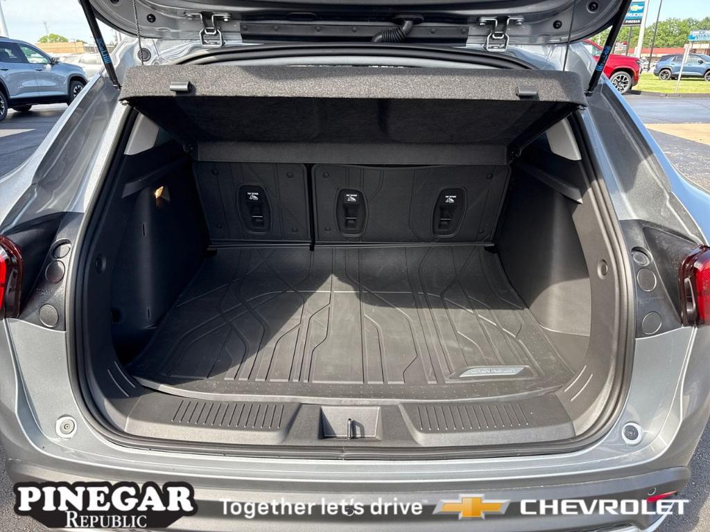 new 2025 Chevrolet Trax car, priced at $26,174