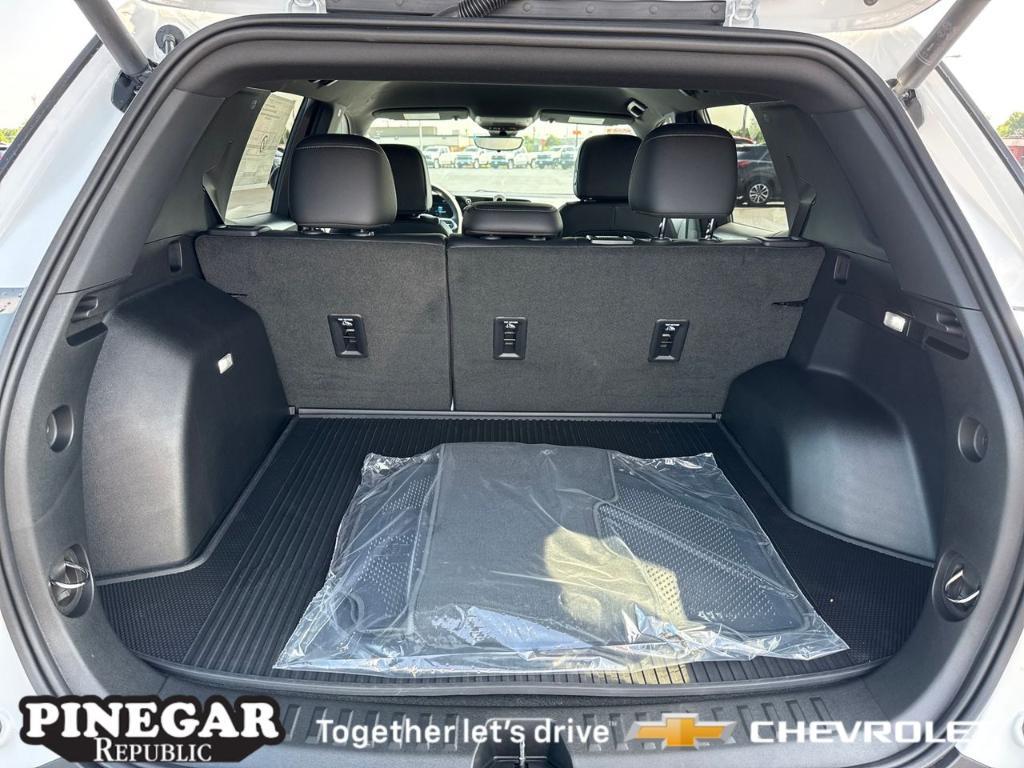 new 2026 Chevrolet Equinox car, priced at $33,285