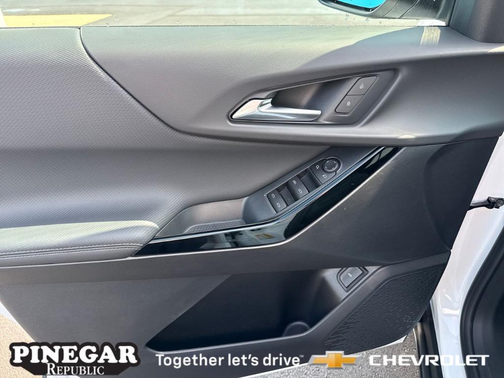 new 2026 Chevrolet Equinox car, priced at $33,285