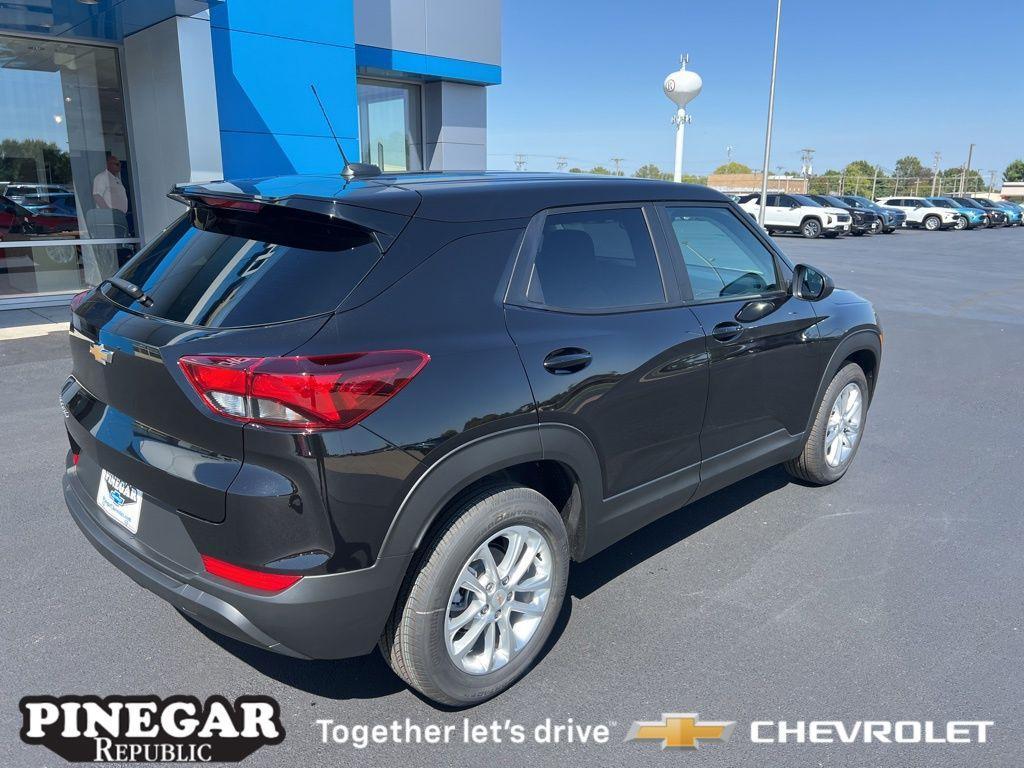 new 2025 Chevrolet TrailBlazer car, priced at $24,535