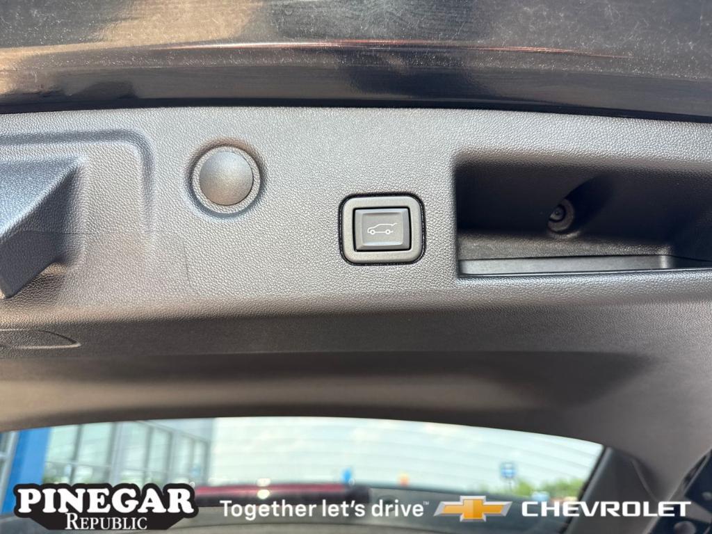 used 2023 Chevrolet Equinox car, priced at $23,305