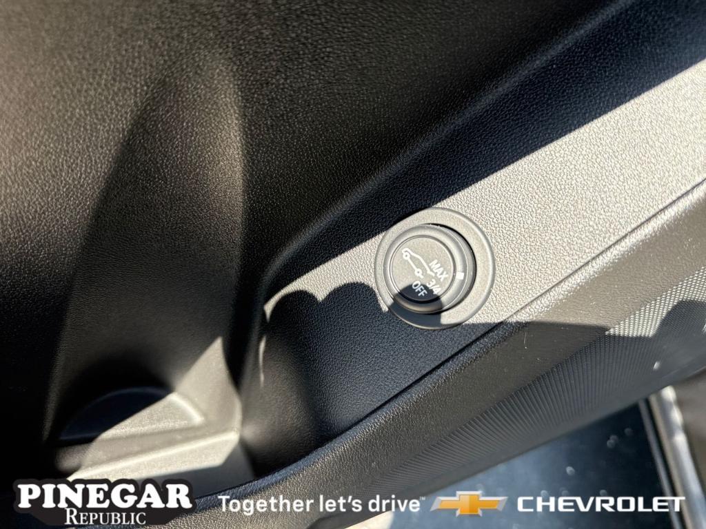 used 2023 Chevrolet Equinox car, priced at $23,305
