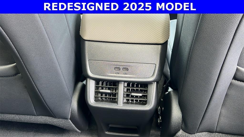 new 2025 Chevrolet Equinox car, priced at $35,210