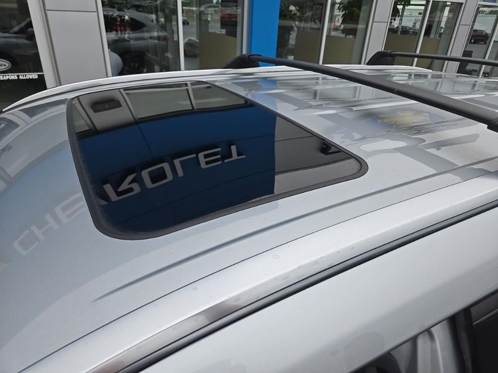 used 2021 Toyota Highlander Hybrid car, priced at $27,876