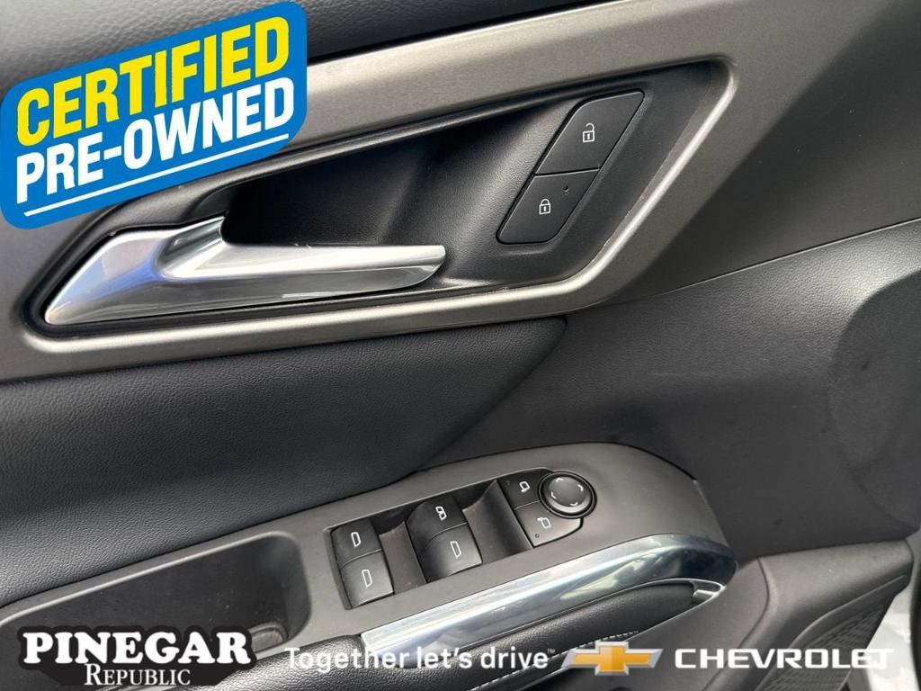 used 2025 Chevrolet Traverse car, priced at $38,655