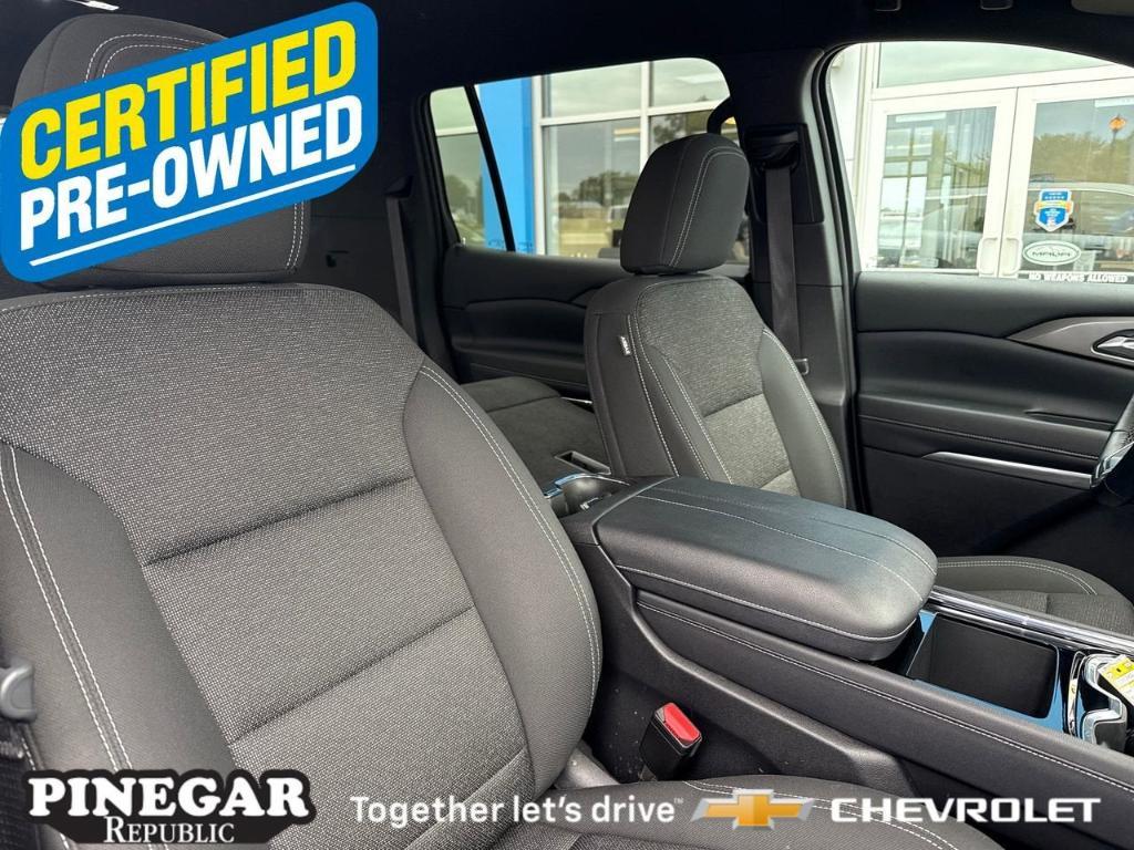 used 2025 Chevrolet Traverse car, priced at $38,655