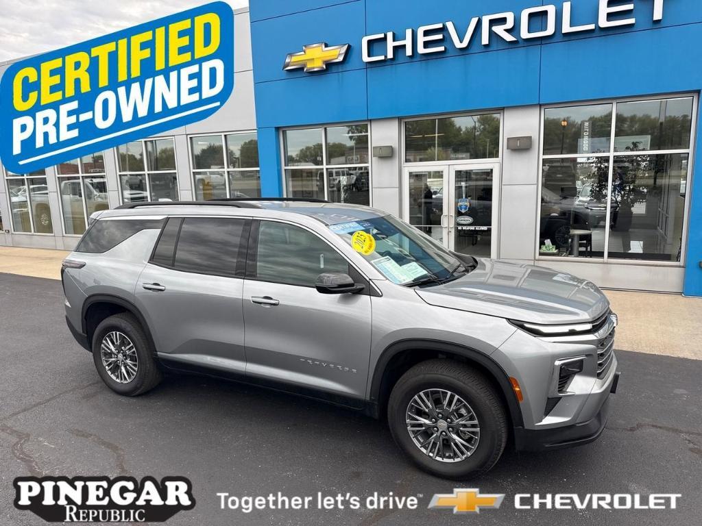 used 2025 Chevrolet Traverse car, priced at $38,655