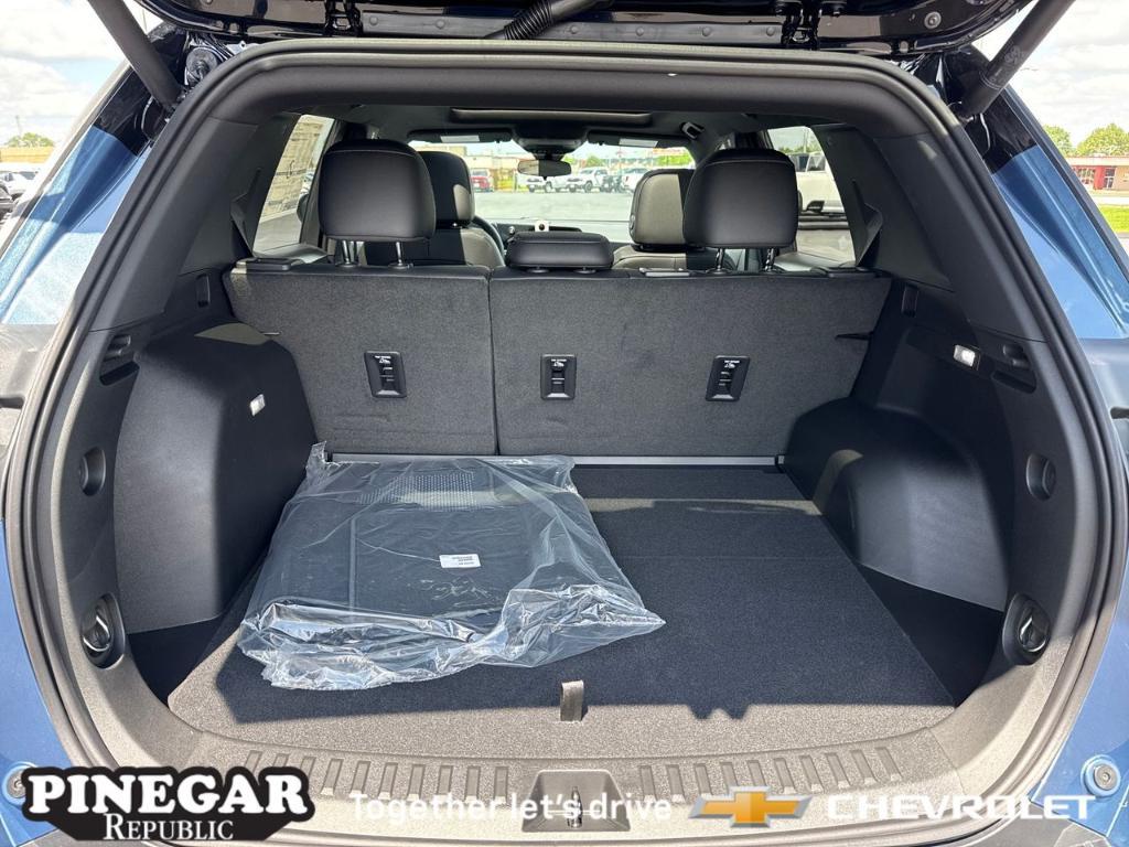 new 2026 Chevrolet Equinox car, priced at $34,135