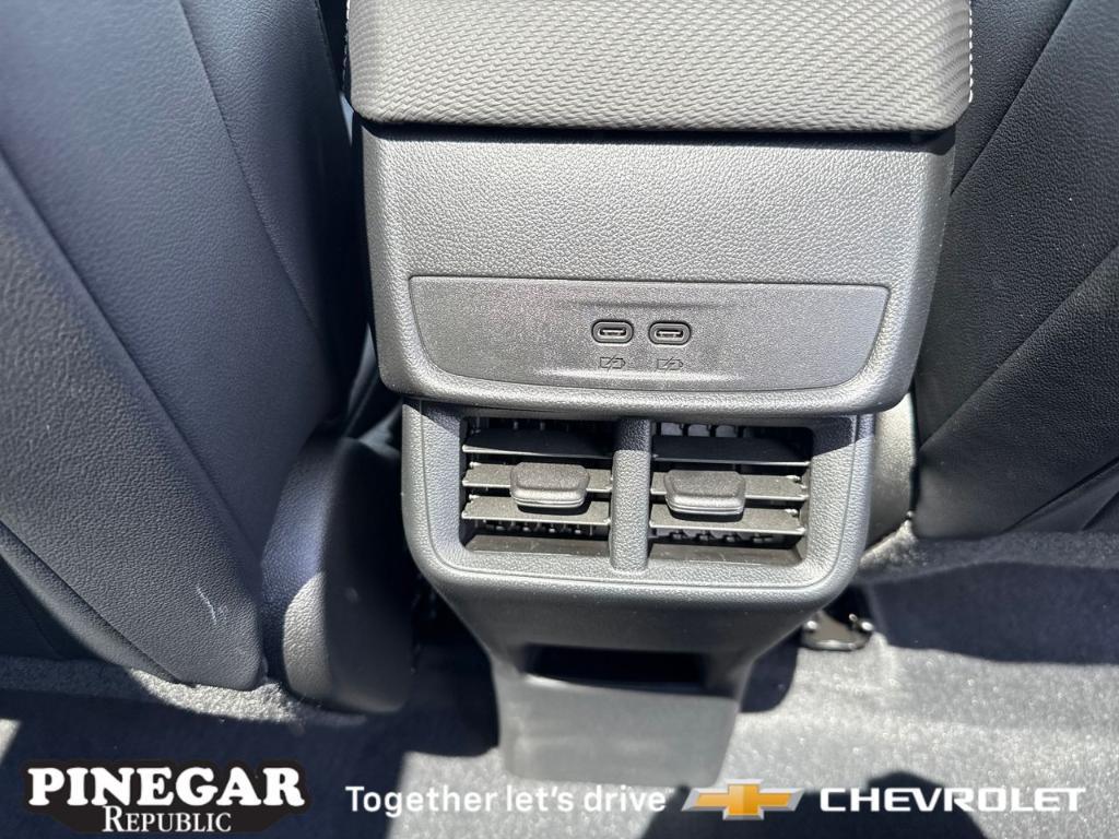 new 2026 Chevrolet Equinox car, priced at $34,135