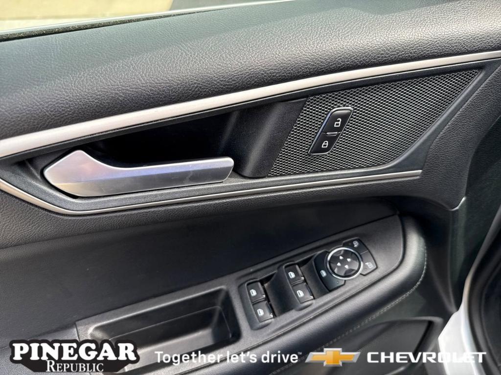 used 2024 Ford Edge car, priced at $23,730