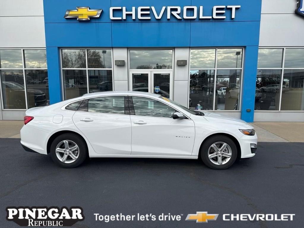 used 2024 Chevrolet Malibu car, priced at $20,735