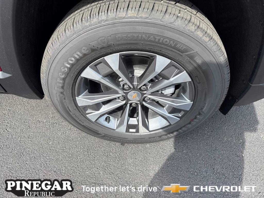 new 2026 Chevrolet Equinox car, priced at $30,565