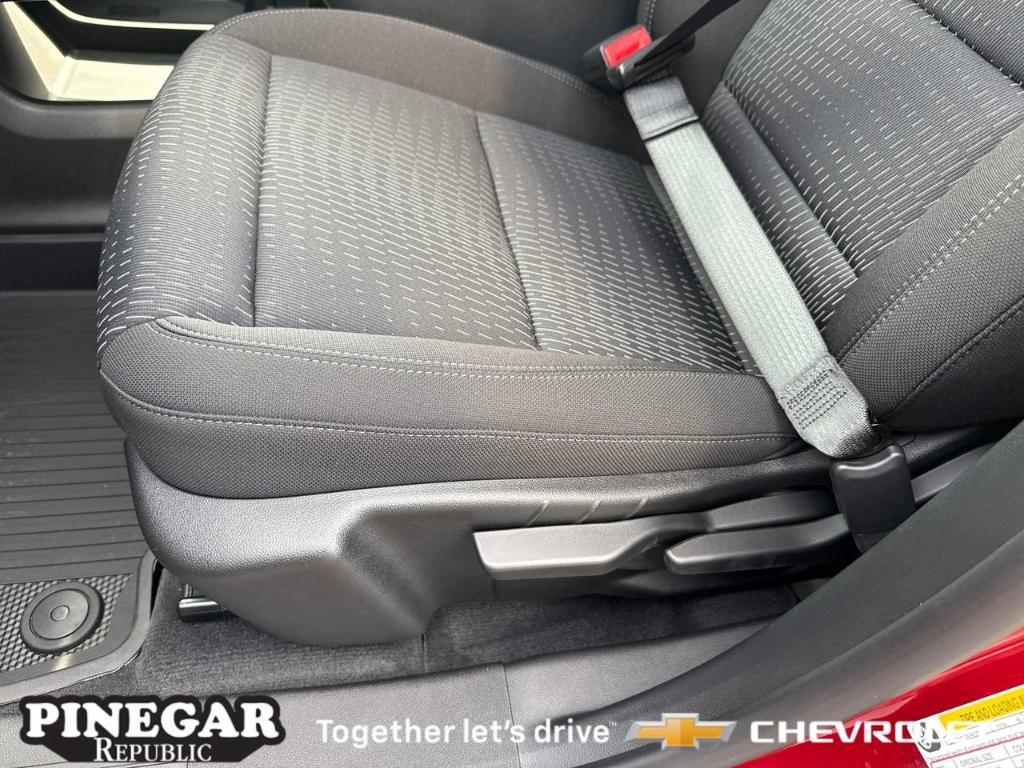 new 2026 Chevrolet Equinox car, priced at $30,565