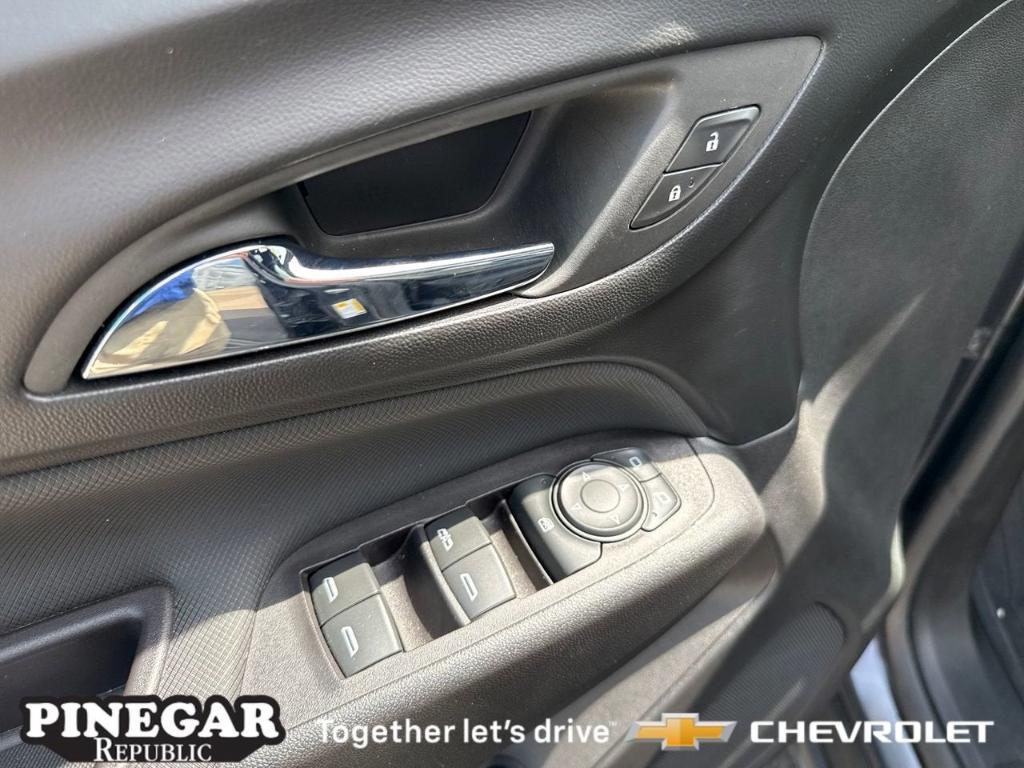 used 2022 Chevrolet Equinox car, priced at $25,950