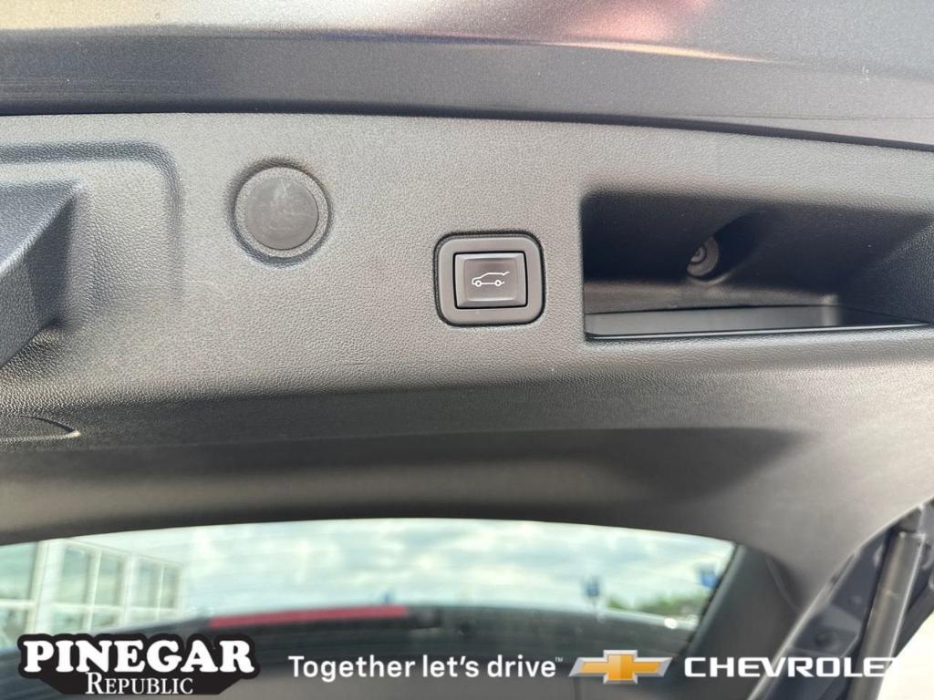 used 2022 Chevrolet Equinox car, priced at $25,950