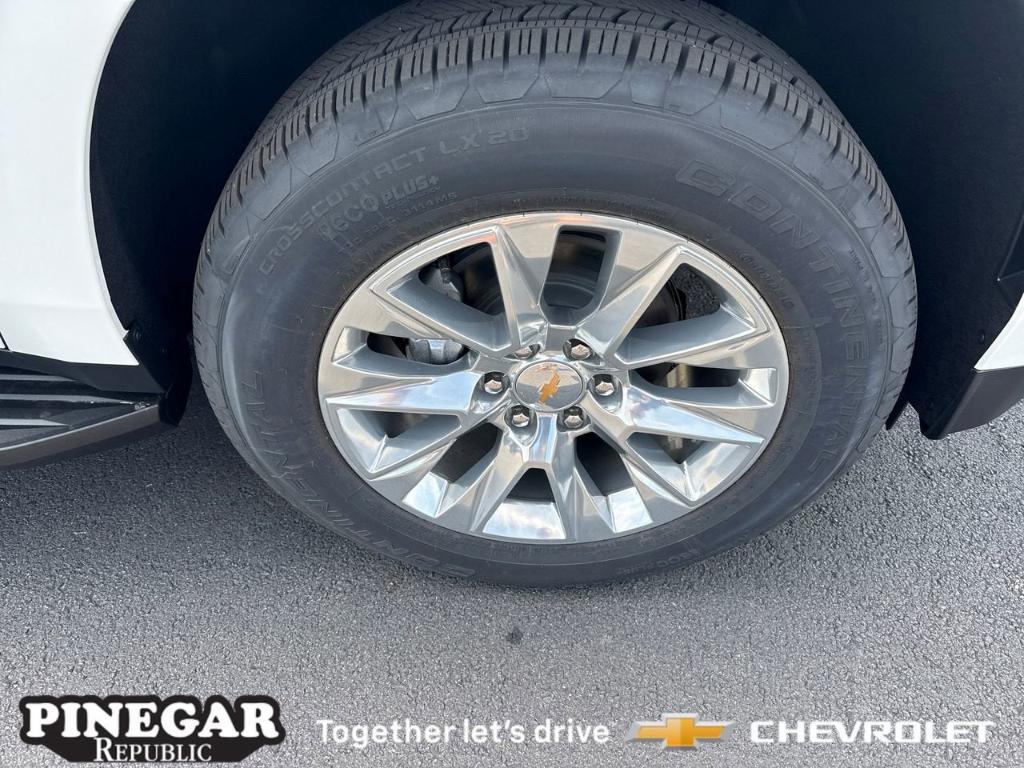 new 2025 Chevrolet Suburban car, priced at $75,190